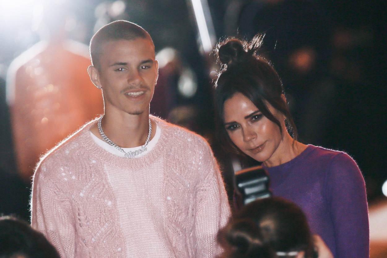 Victoria Beckham i Romeo Beckham zajedno su stigli na pariški Tjedan mode