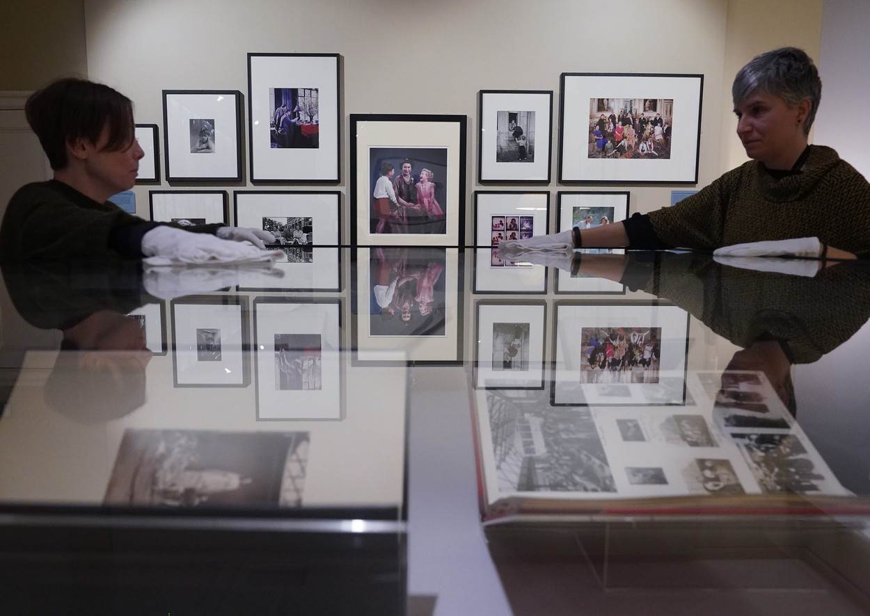 Izložba pod nazivom 'Život kroz kraljevski objektiv', prikazat će niz radova koji istražuju odnos između fotografije i monarhije