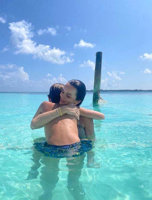 Severina na Maldivima sa sinom Aleksandrom