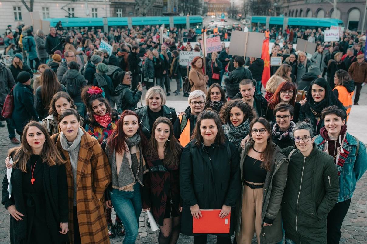 Noćni marš u Zagrebu ove godine pod sloganom 'Danas marš, sutra štrajk!'