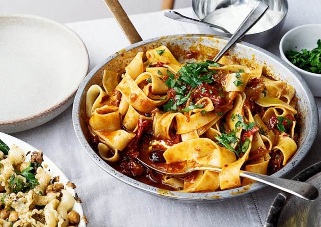 Pappardelle s harissom, crnim maslinama i kaparima, Yotam Ottolenghi, Simple