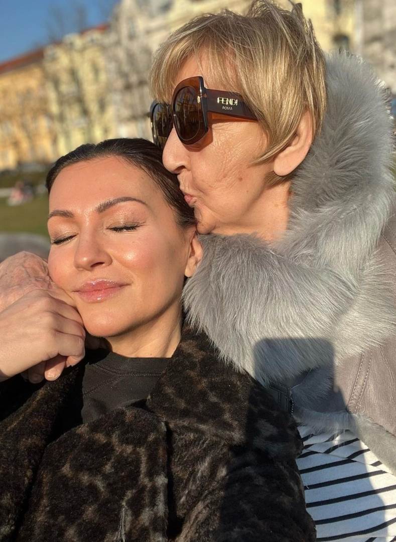 Nina Badrić sa svojom majkom Milom Badrić