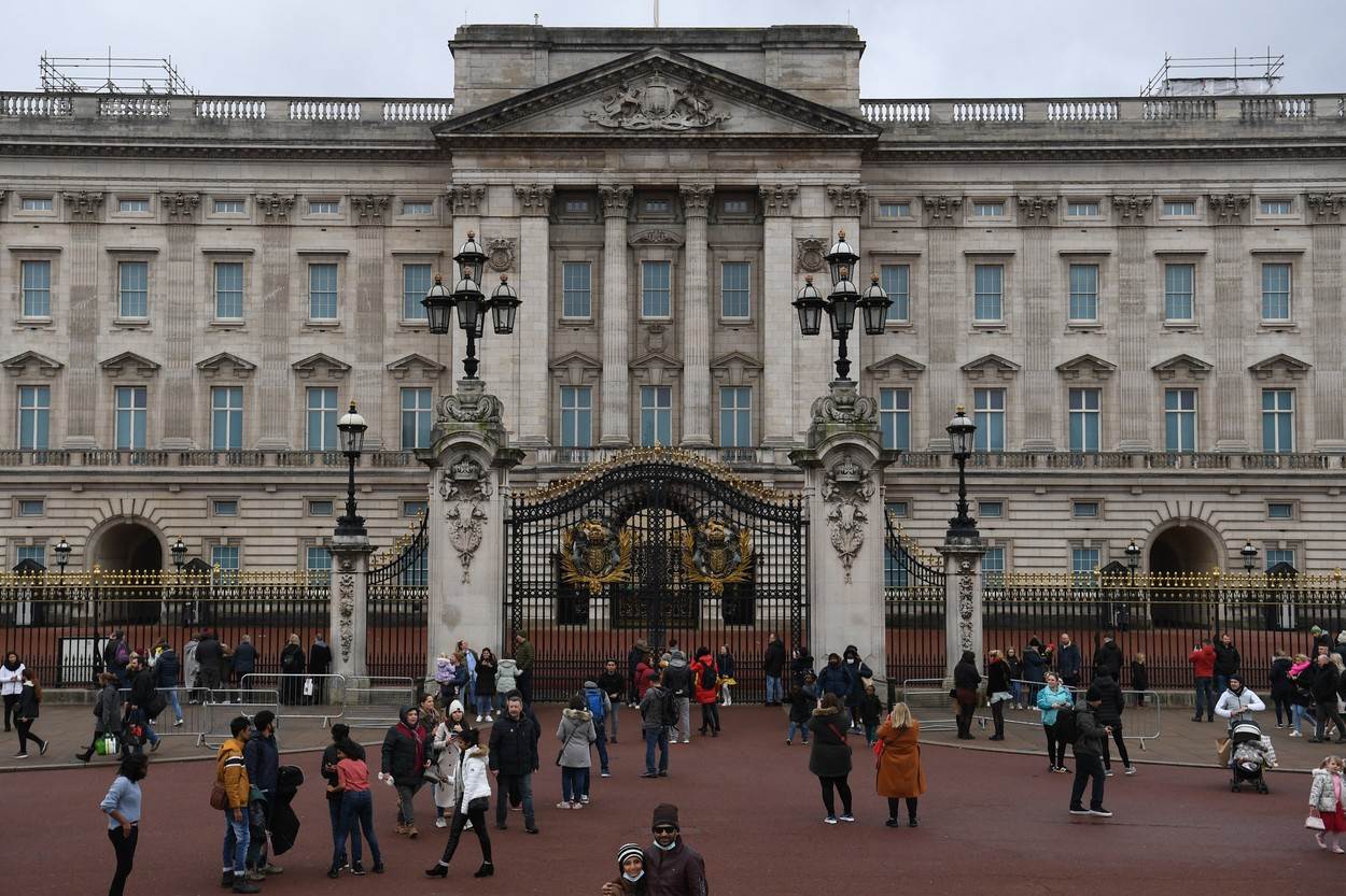 Izbio je mali požar u blizini vrata Buckinghamske palače