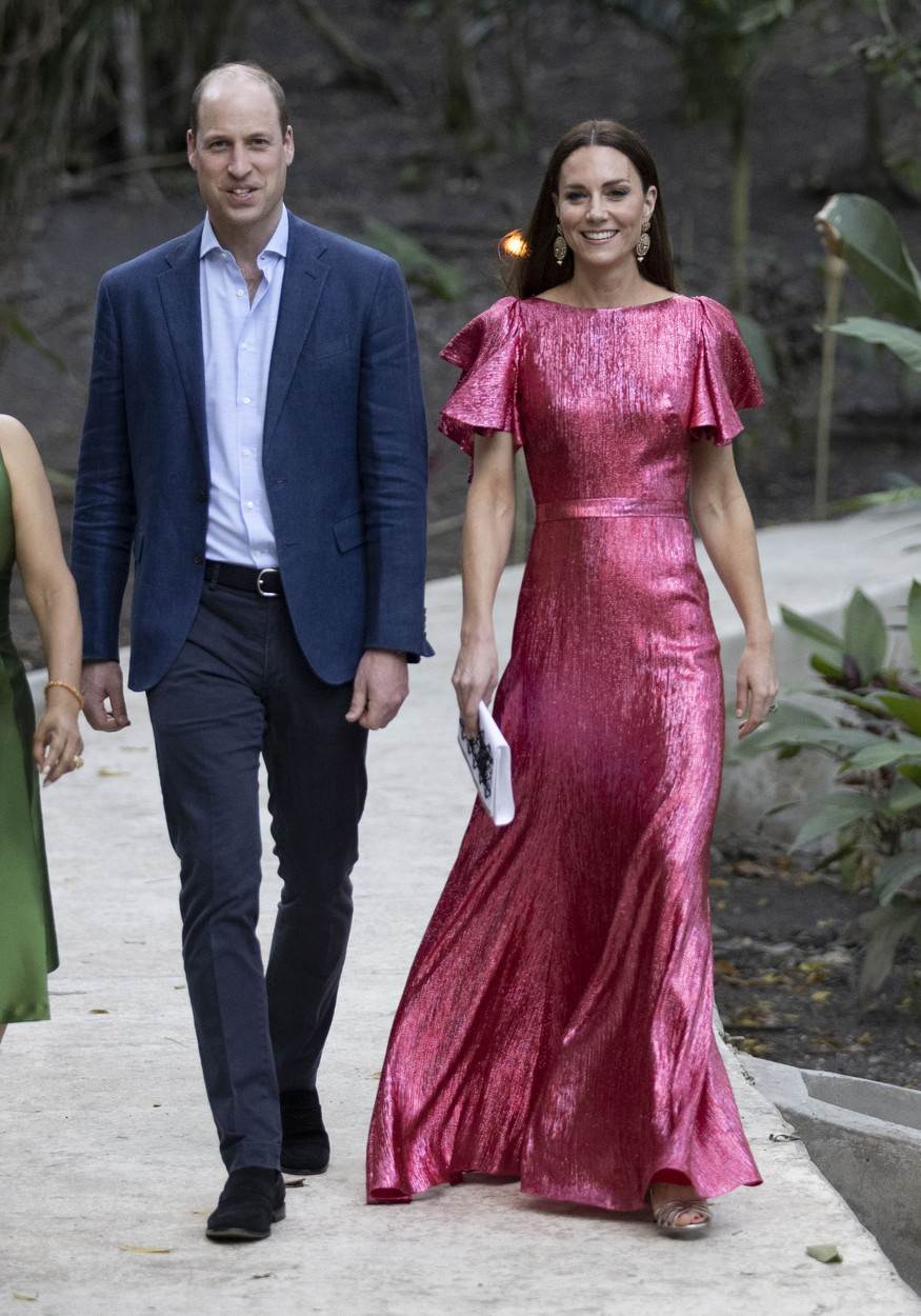 Kate Middleton pokazala je ravnu kosu na Karibima