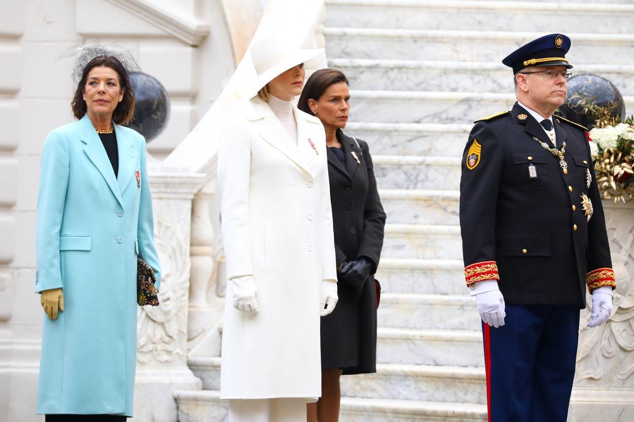 Princ Albert se nalazi između dvije vatre - princeze Charlene i princeze Caroline