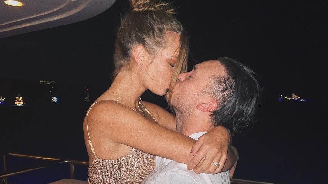 Josephine Skriver i Alexander DeLeon su se zaručili 2018.