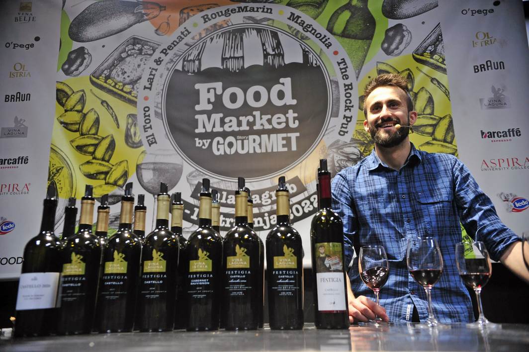 Kušanje vina na Food Marketu by StoryGourmet