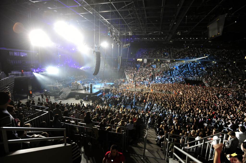 IVAN ZAK NAPUNIO ARENU! Brojne kolege stigle na koncert!