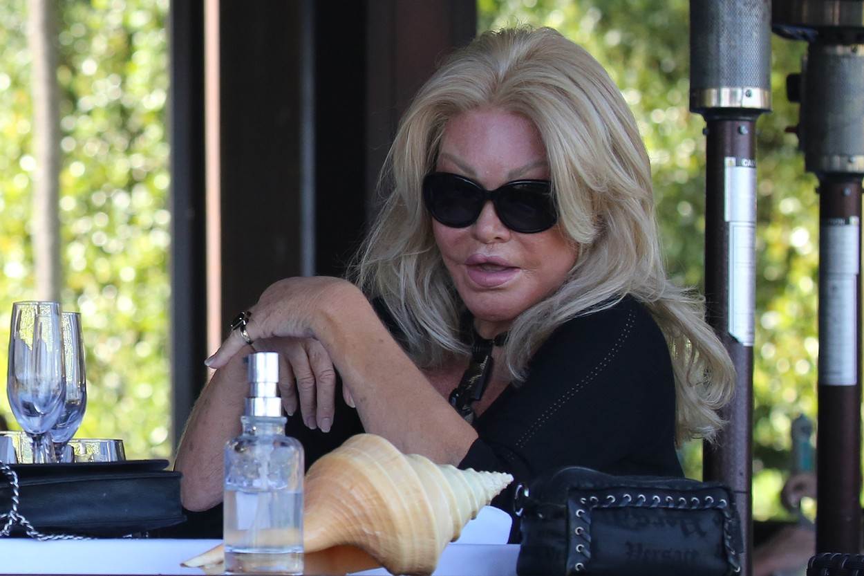 Jocelyn Wildenstein uništila je svoje lice operacijama i poznata je po nadimku žena mačka