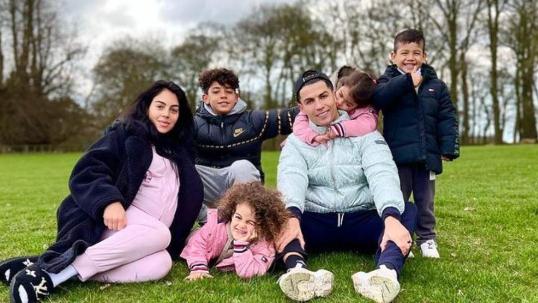 Cristiano Ronaldo ima petero djece