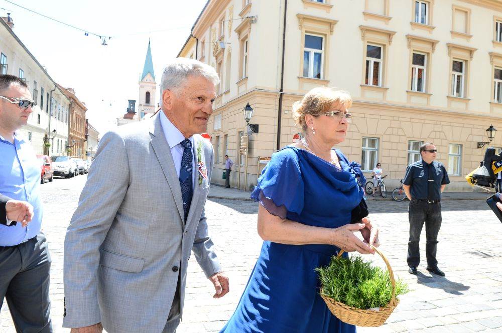 Ante Kostelić i Marica Kostelić roditelji su Ivice Kostelića i Janice Kostelić