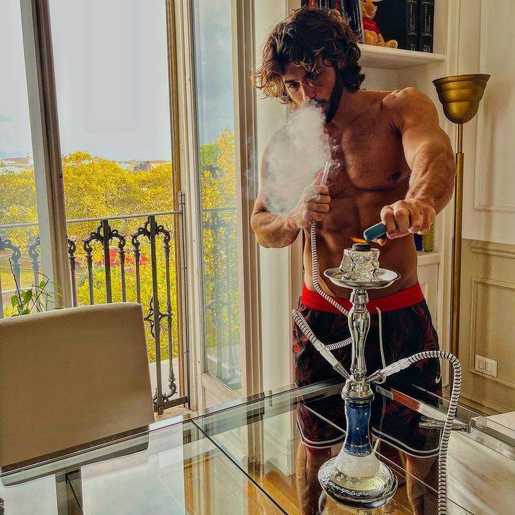 Can Yaman popularni je turski glumac