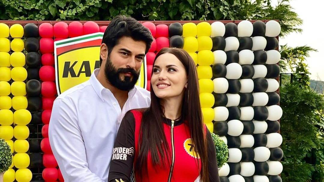 Burak Ozcivit i Fahriye Evcen imaju sina Karana