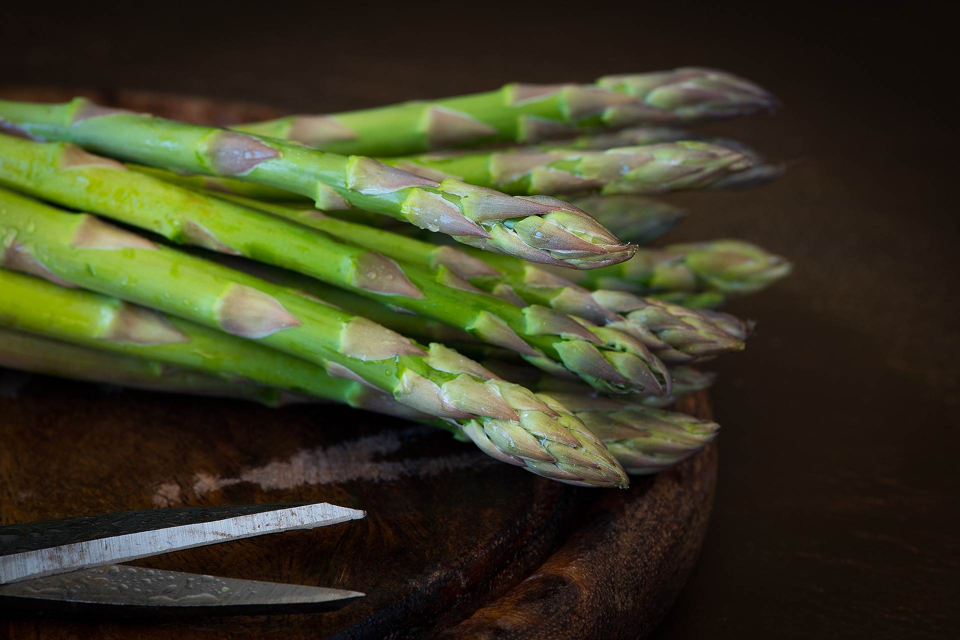 asparagus-g18c3c047c_1920.jpg