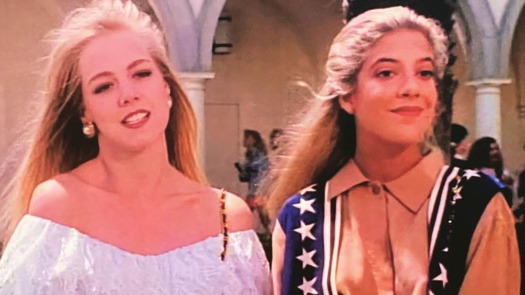 Jennie Garth bila je fatalna plavuša u populernoj seriji u kojoj je glumila i Tori Spelling