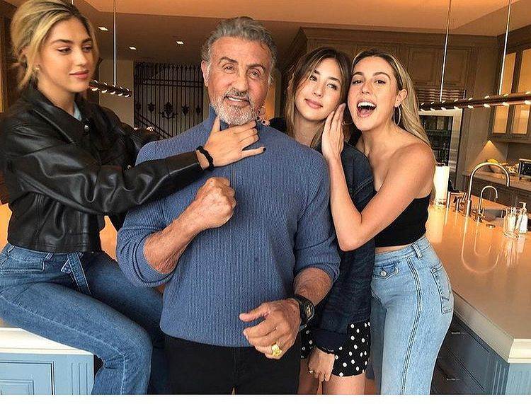 Kako Sylvester Stallone i Jennifer Flavin izgledaju na bazenu