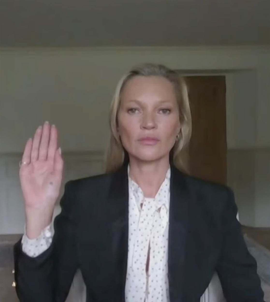 Kate Moss odabirom odjeće poslala je poruku na sudu