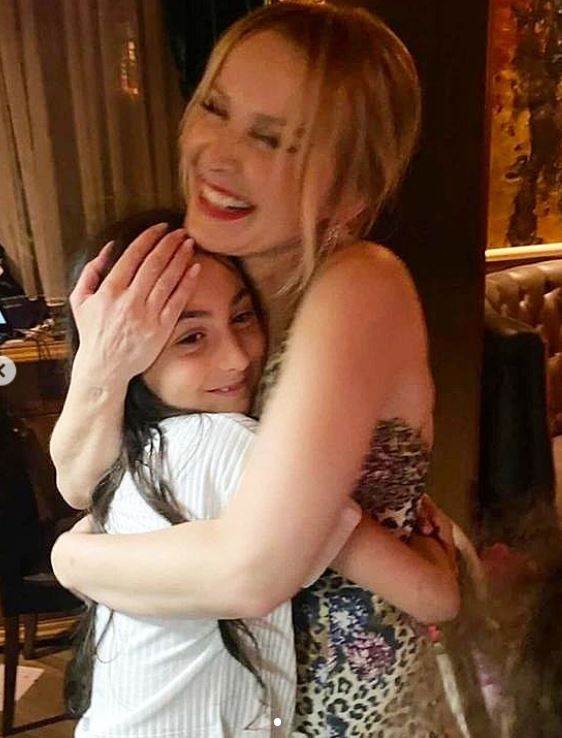 Danijela Martinović s djevojčicom u Strumici