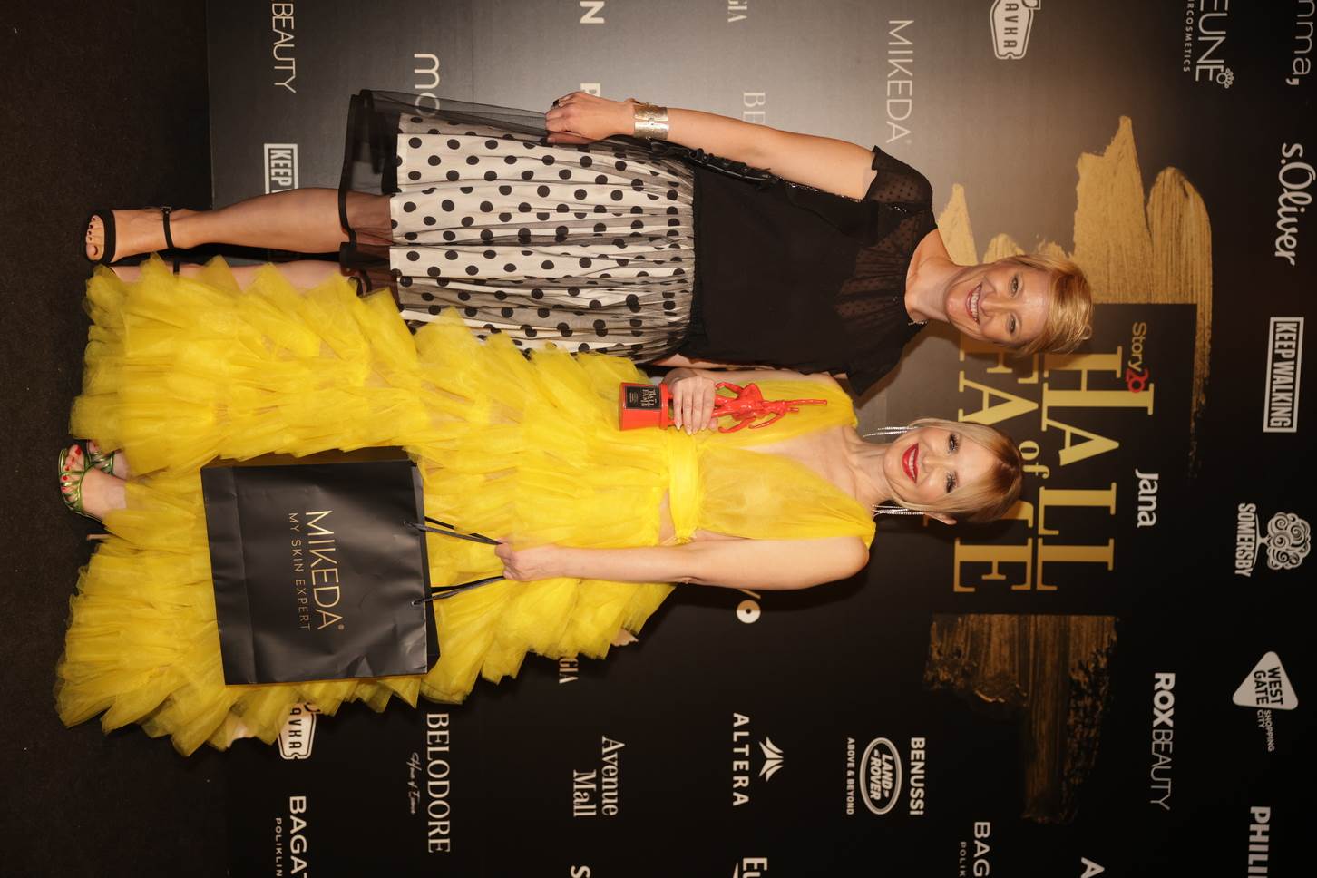 Poziranje poznatih dama na Story Hall of Fameu