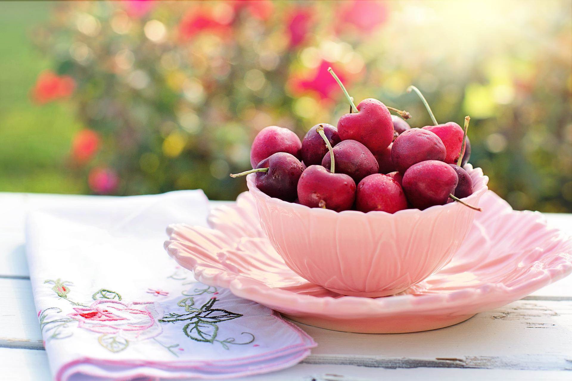 cherries-gfc2797f4f_1920.jpg