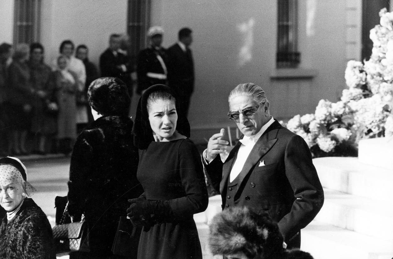 Maria Callas i Aristotle Onassis na sprovodu