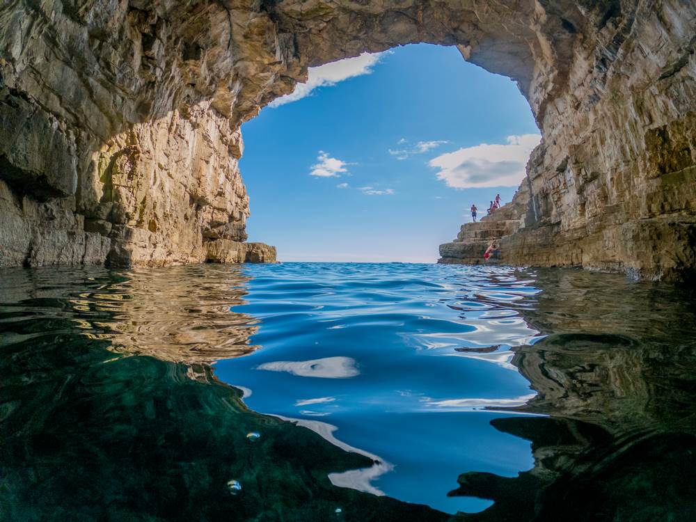 Galebove stijene spilja Pula