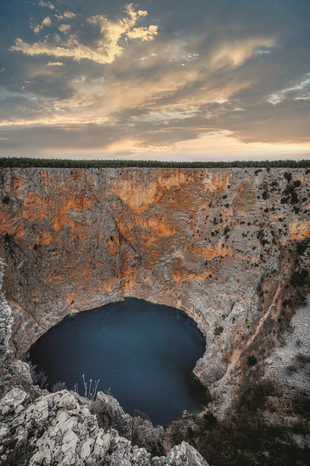 Modro i crveno jezero