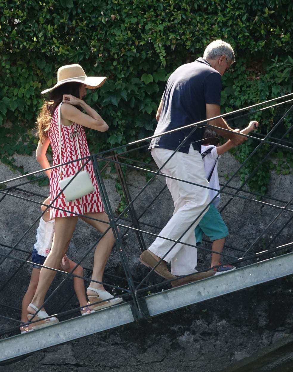 George i Amal Clooney ne pokazuju djecu