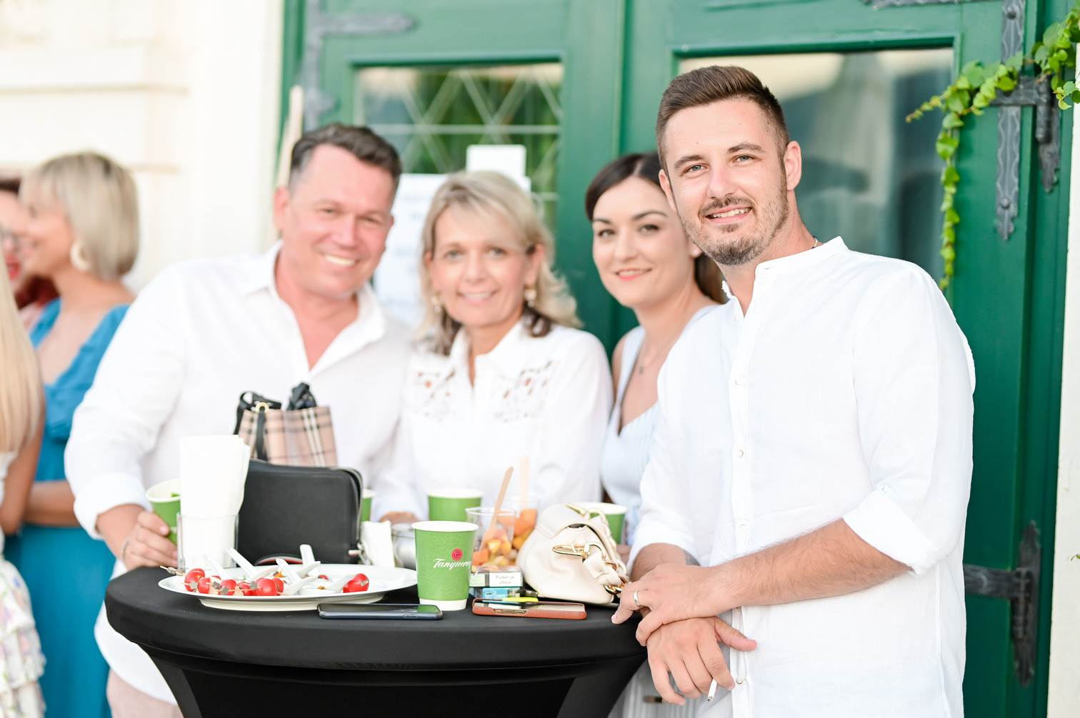 Renata Lovrinčević i Ela Jerković na Story Summer Partyju