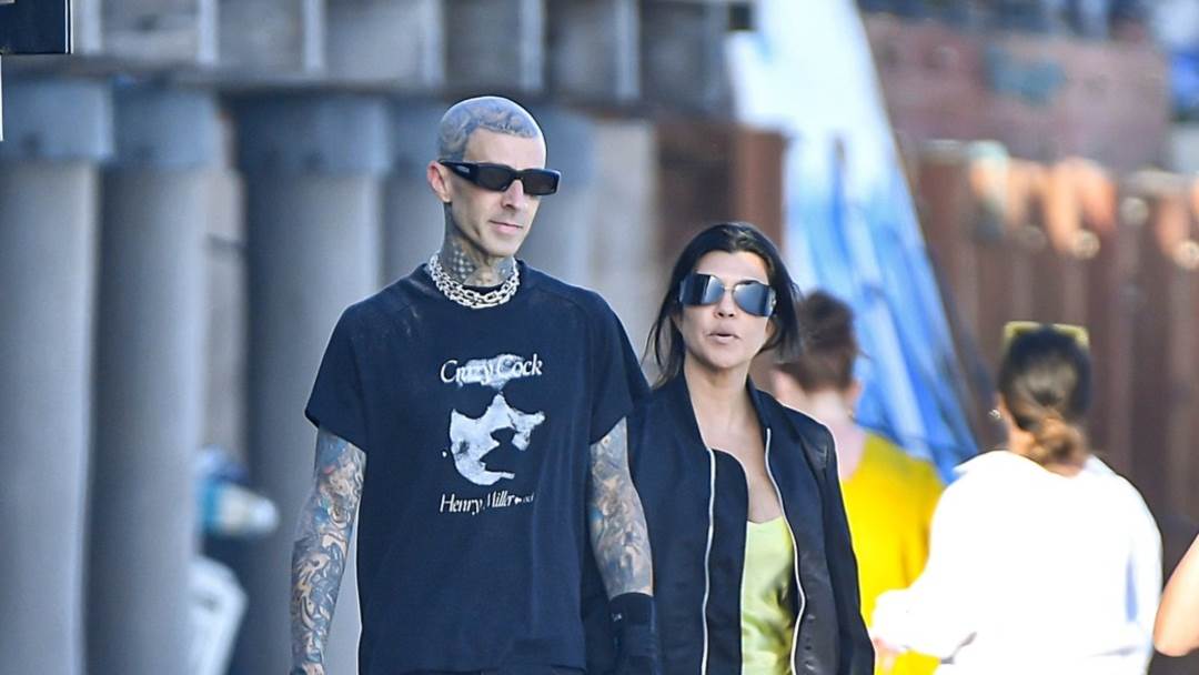 Kourtney Kardashian i Travis Barker često izmjenjuju nježnosti u javnosti