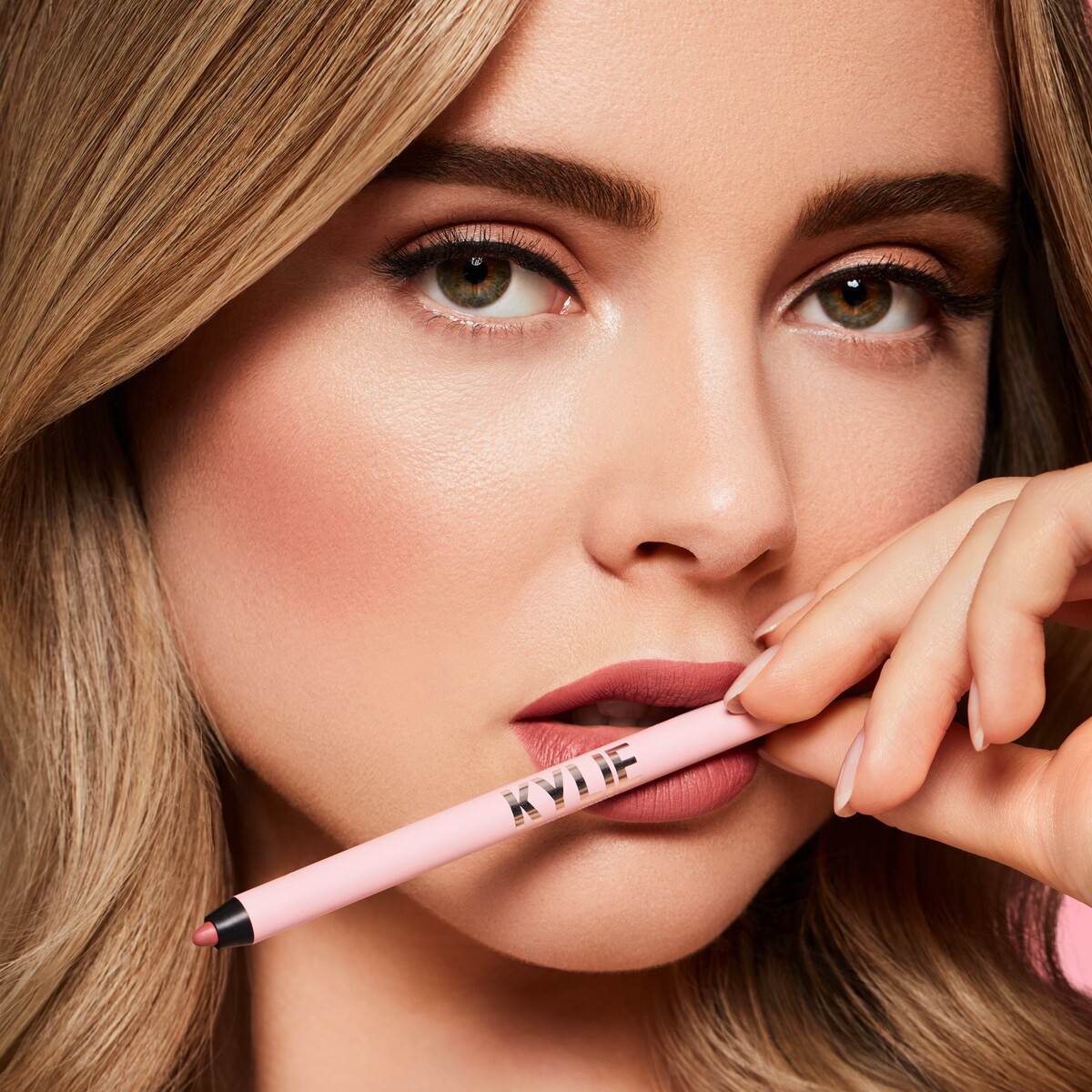 Kylie Cosmetics_beauty visual.jpg