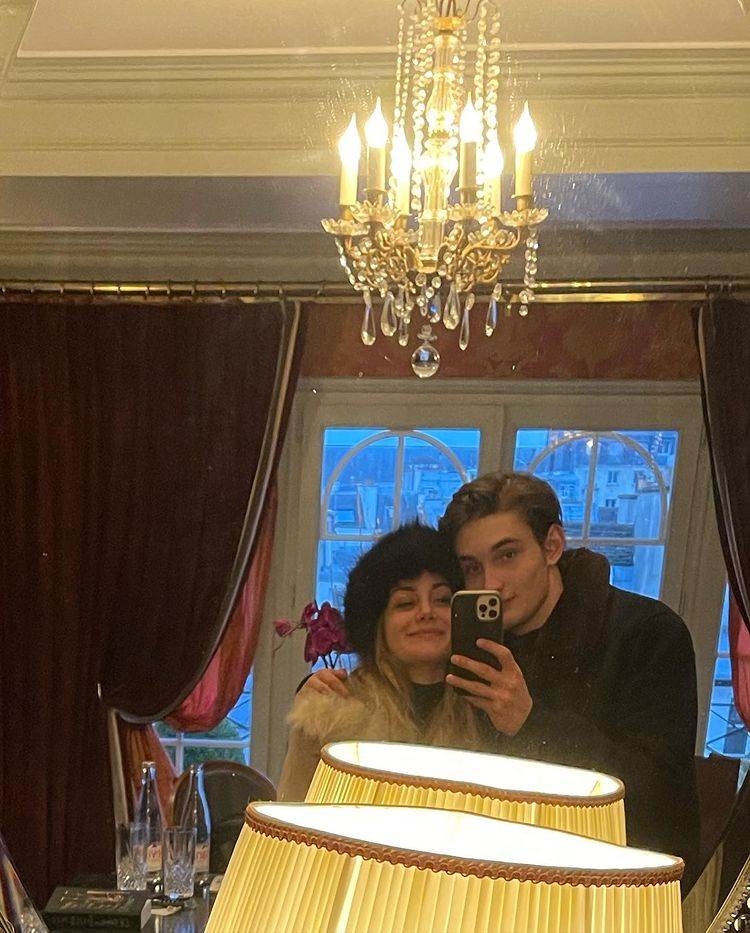 Kako izgleda sin Carle Bruni