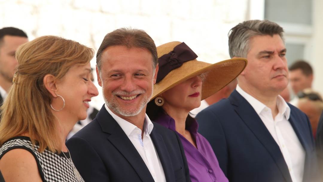 Gordan i Sonja Jandroković i Zoran Milanović i Sonja Musić Milanović su rodbina