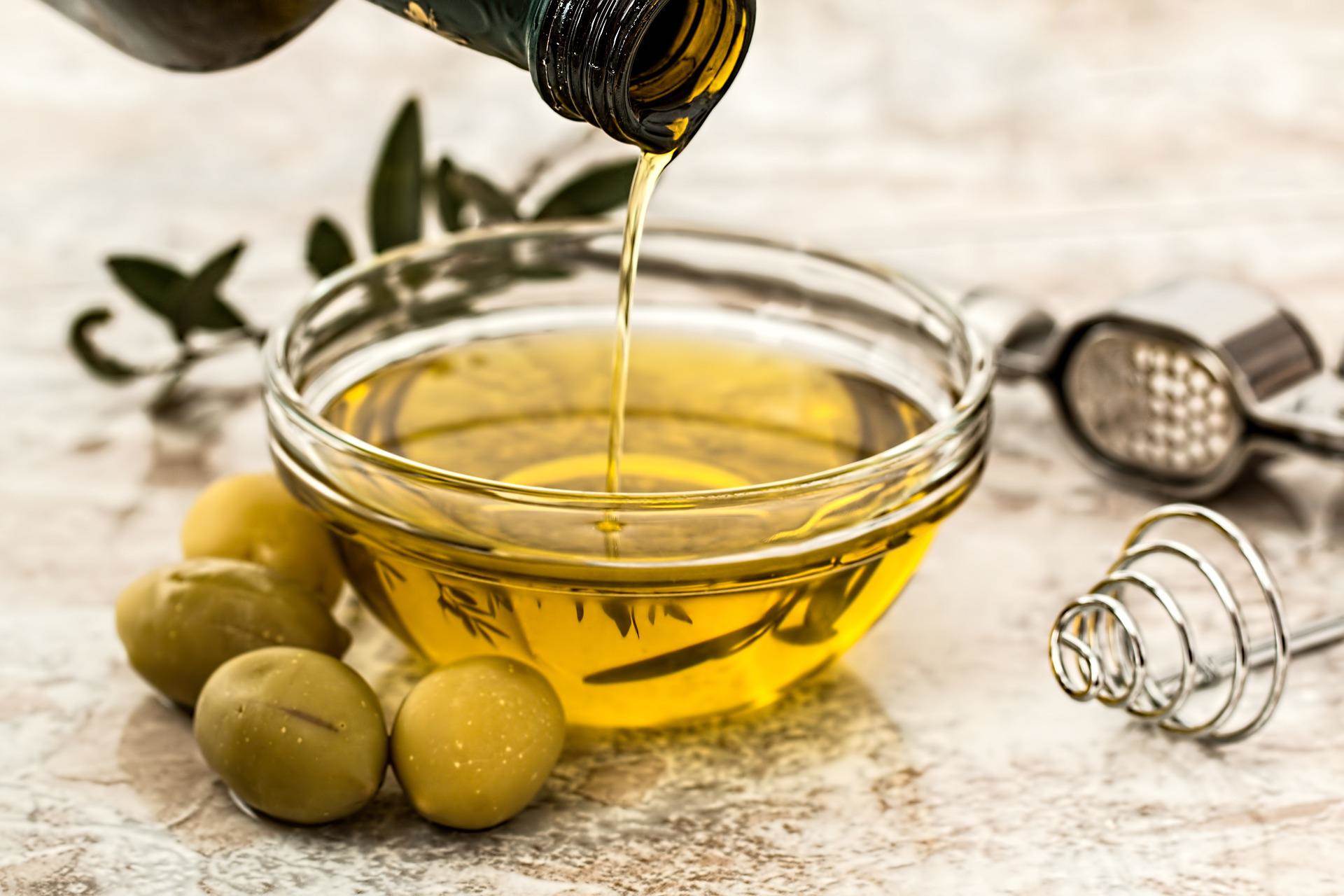 olive-oil-g69edd6a8b_1920.jpg