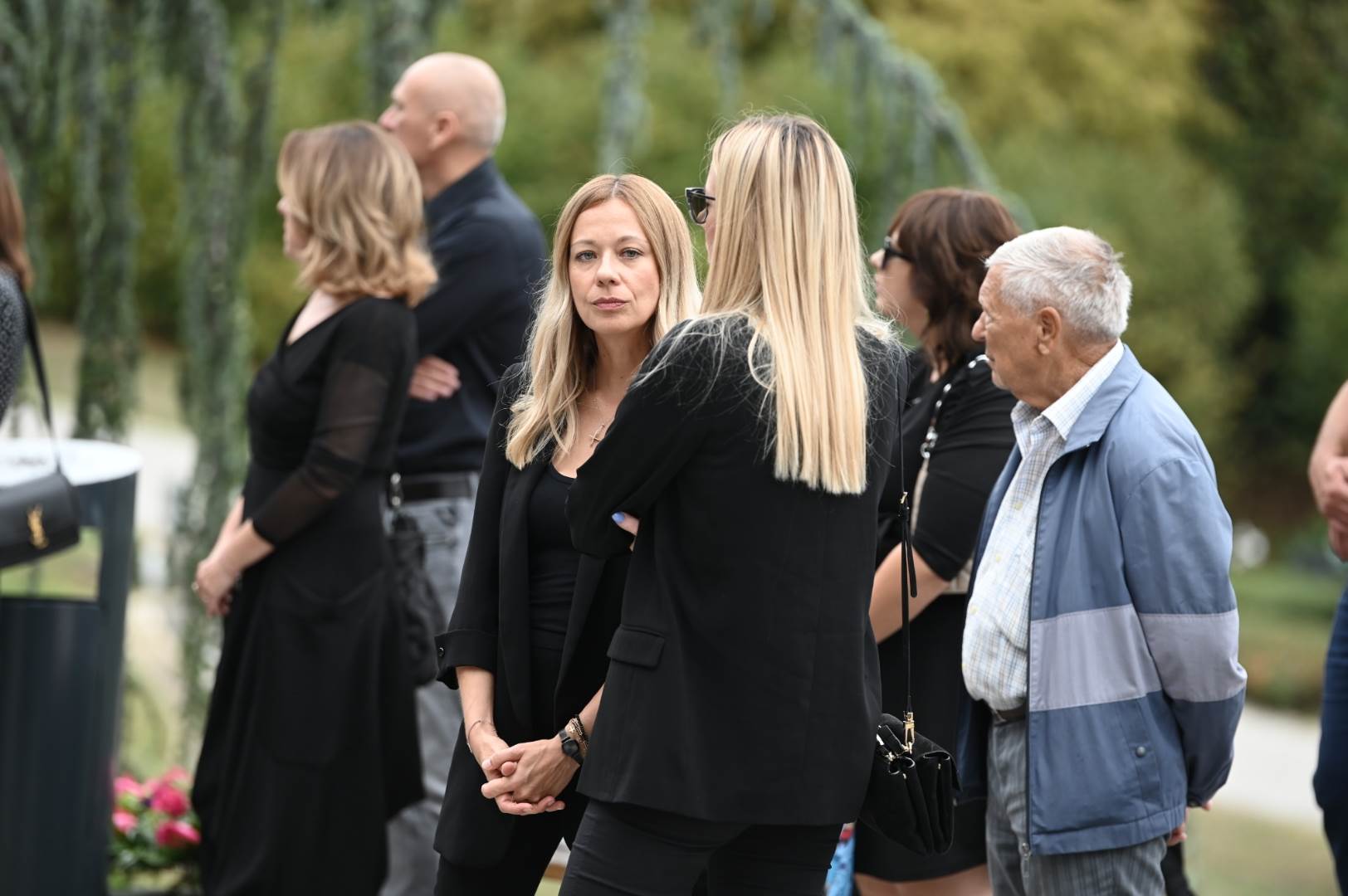 Brat Mislava Bage na sprovodu