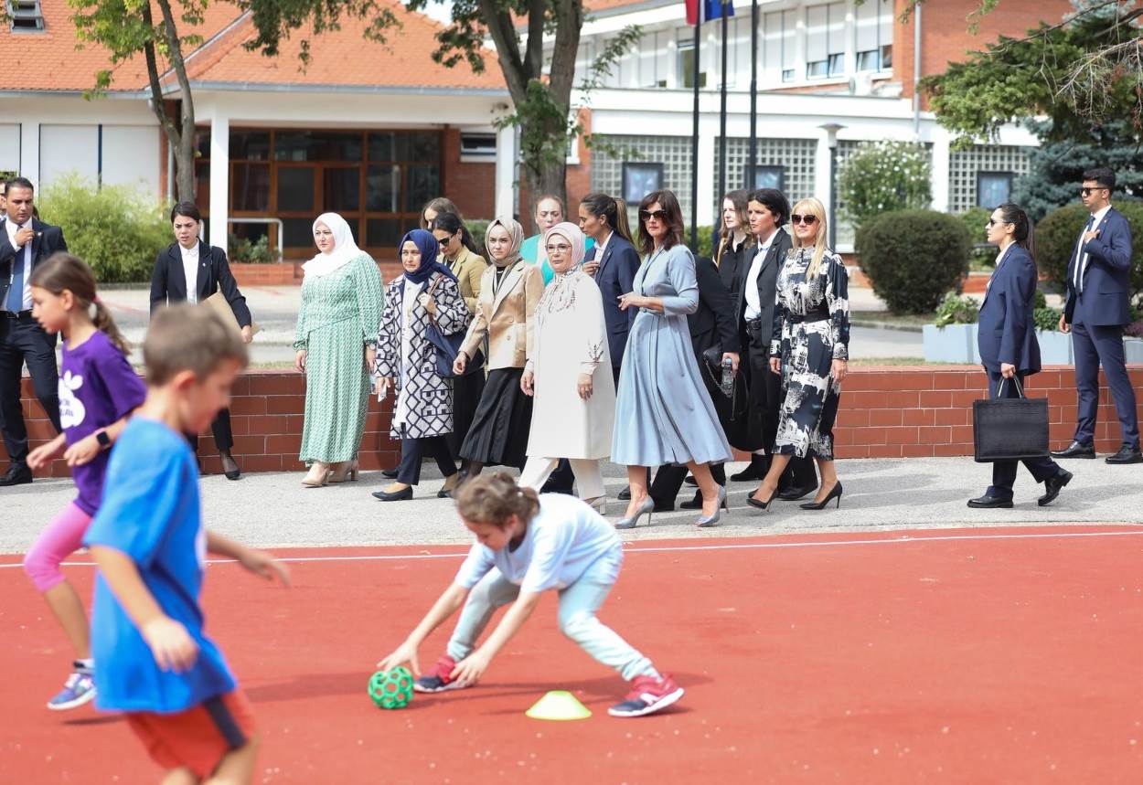 Sanja Musić Milanović i Emine Erdogan posjetile su Osnovnu školu Matija Gubec