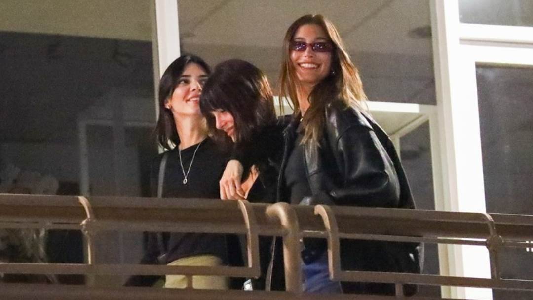 Kendall Jenner, Hailey Bieber i Camilla Morrone