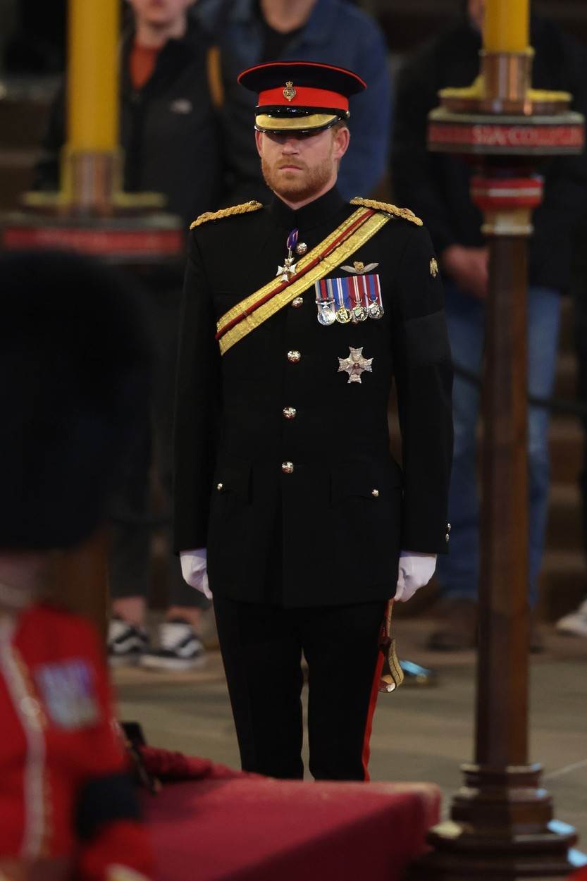 Princ Harry odao počast baki, kraljici Elizabeti II.