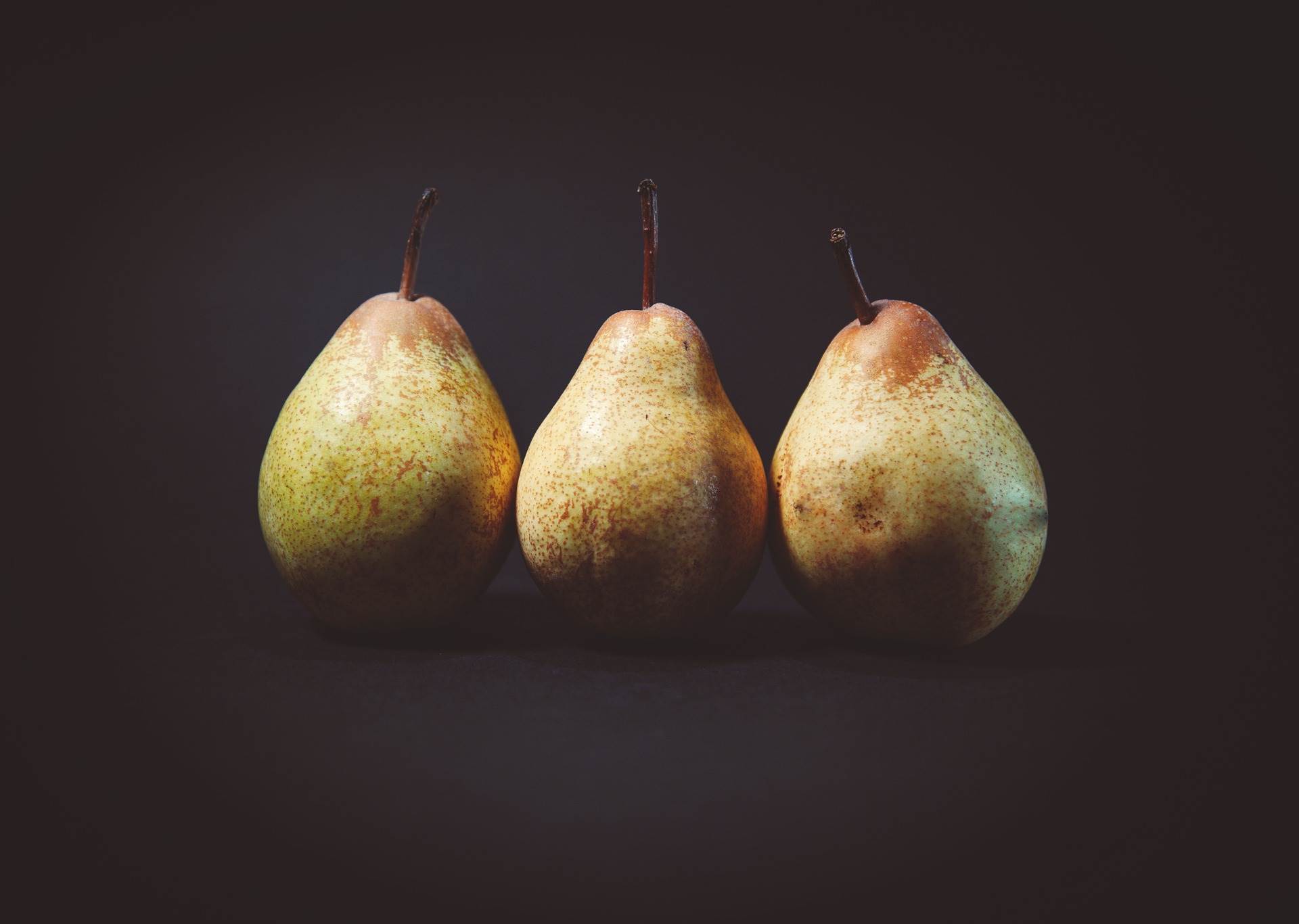 pears-g97a6436e1_1920.jpg