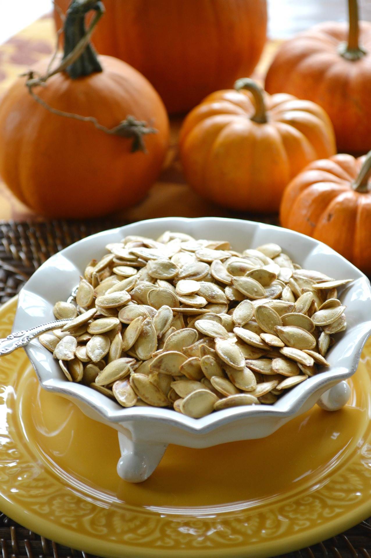 pumpkin-seeds-g8f9a76938_1920.jpg