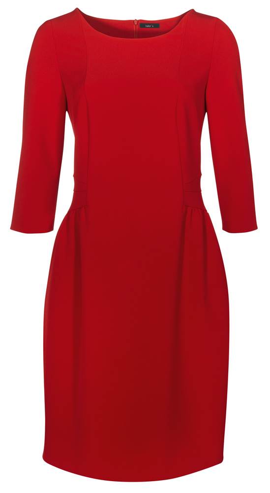 Iva Balaban odabrala elegantne komade inspirirane Bondom