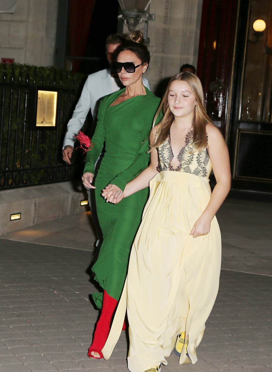 Victoria Beckham i Harper na reviji