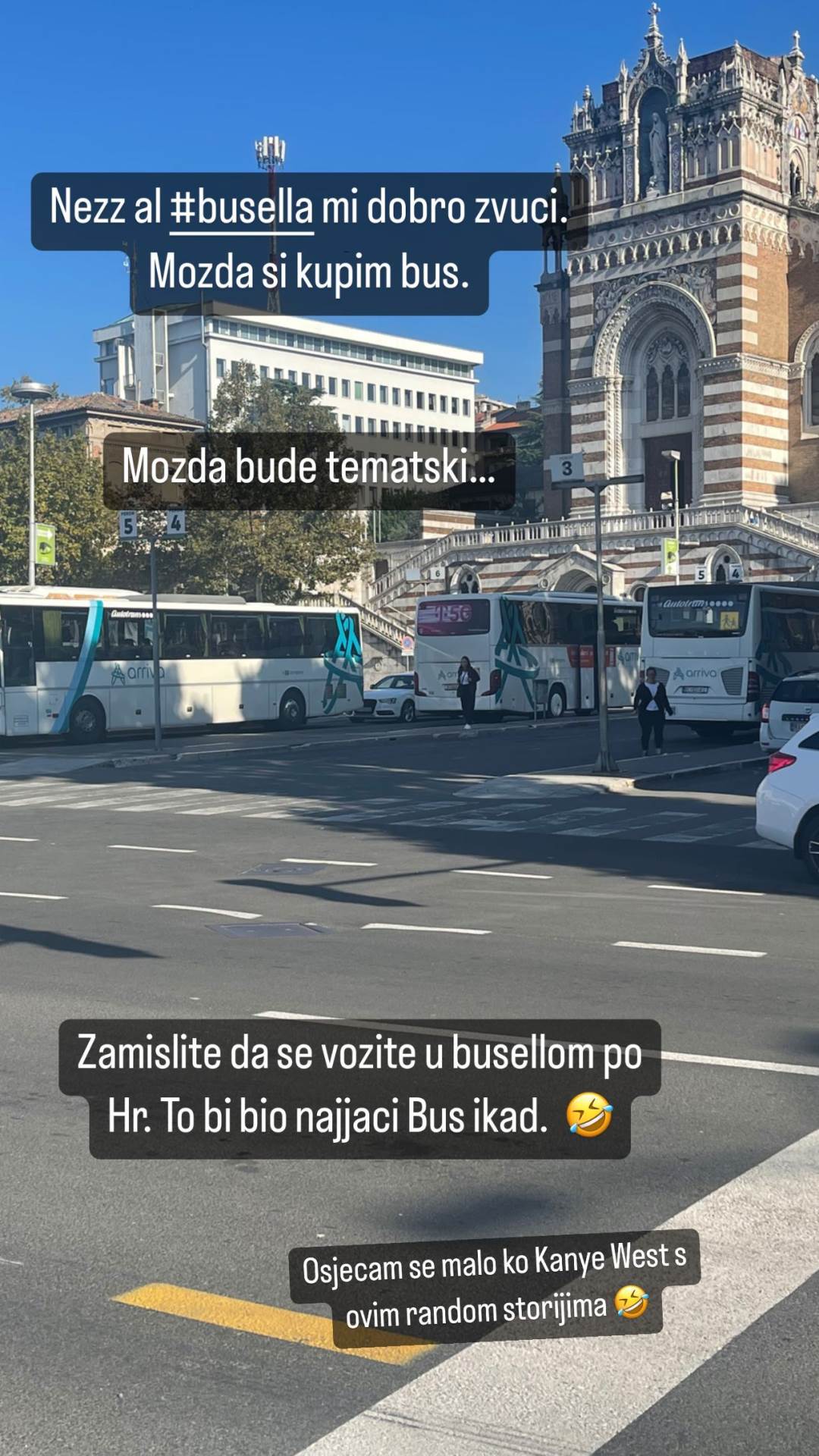 Ella Dvornik često se vozi autobusom