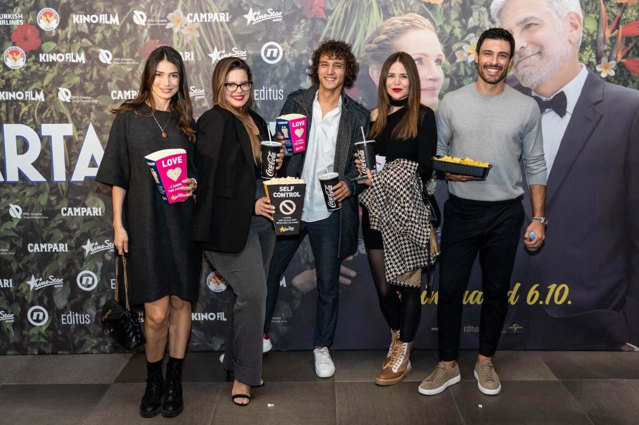 Iris Cekuš, Lucija Lugomer, Filip Vidović, Ivana Čuljak i Pedro Soltz na premijeri filma