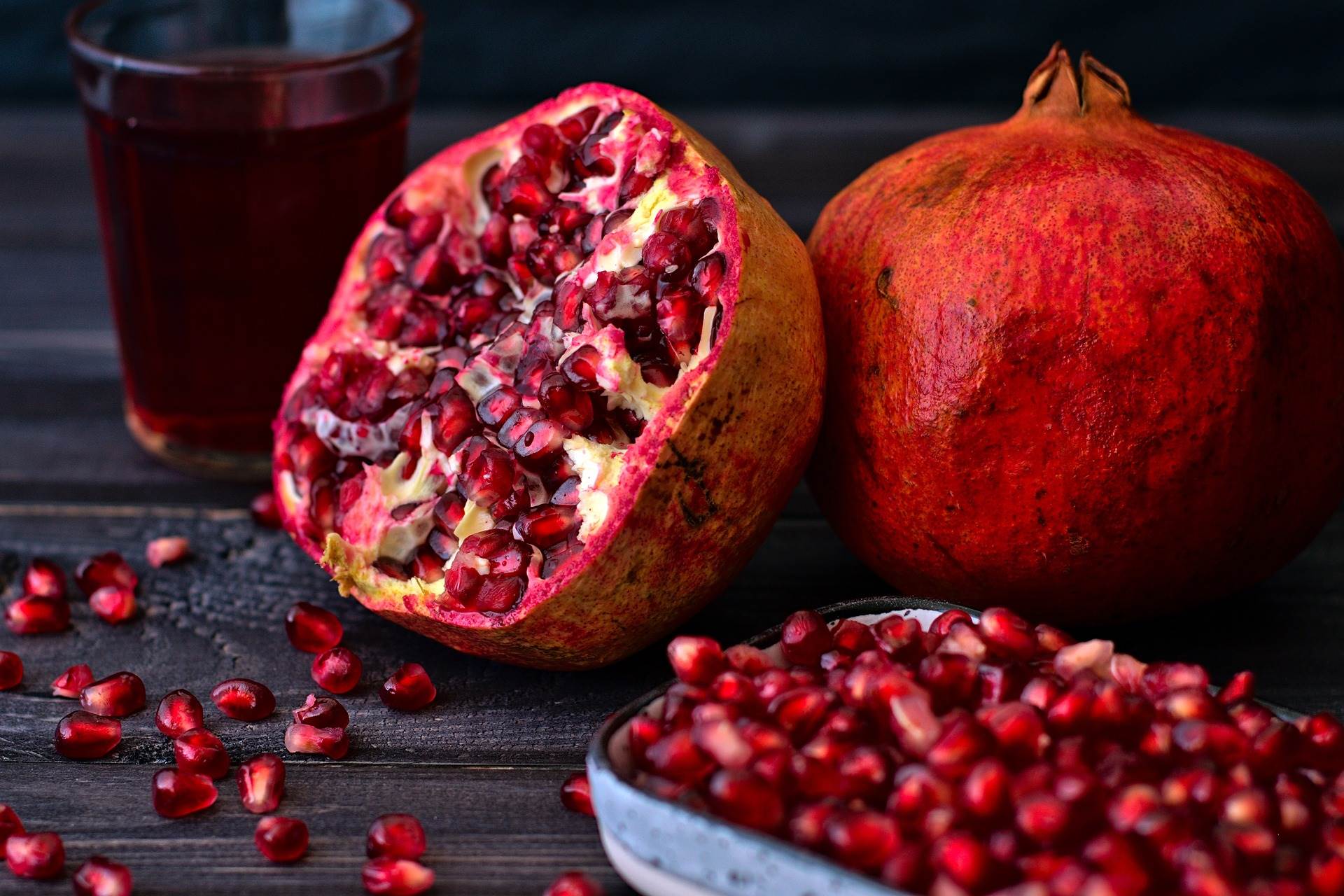 pomegranate-gfbd67fd3b_1920.jpg