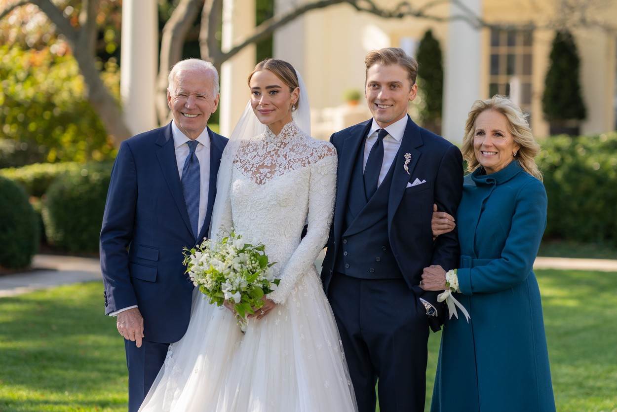 Naomi Biden i Peter Neal vjenčali su se na travnjaku Bijele kuće