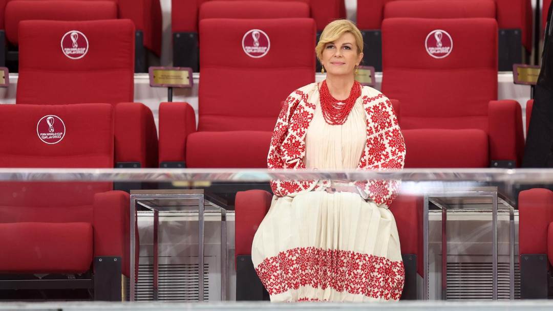 Kolinda Grabar Kitarović u nošnji na utakmici Hrvatske i Kanade