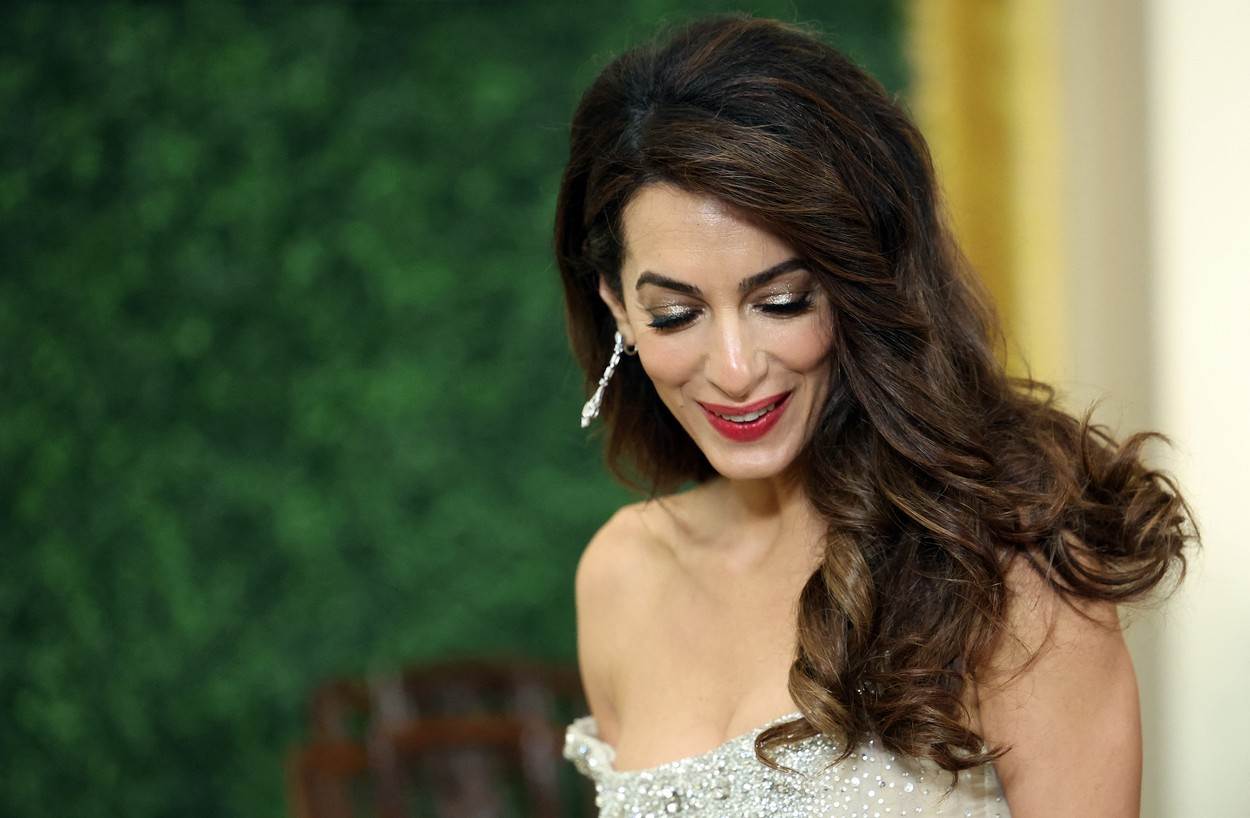 Amal Clooney ima svijetle pramenove