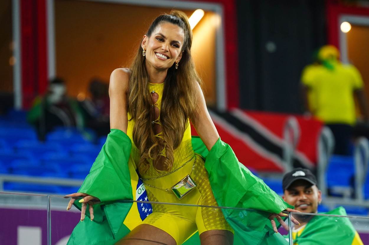 Izabel Goulart na tribinama