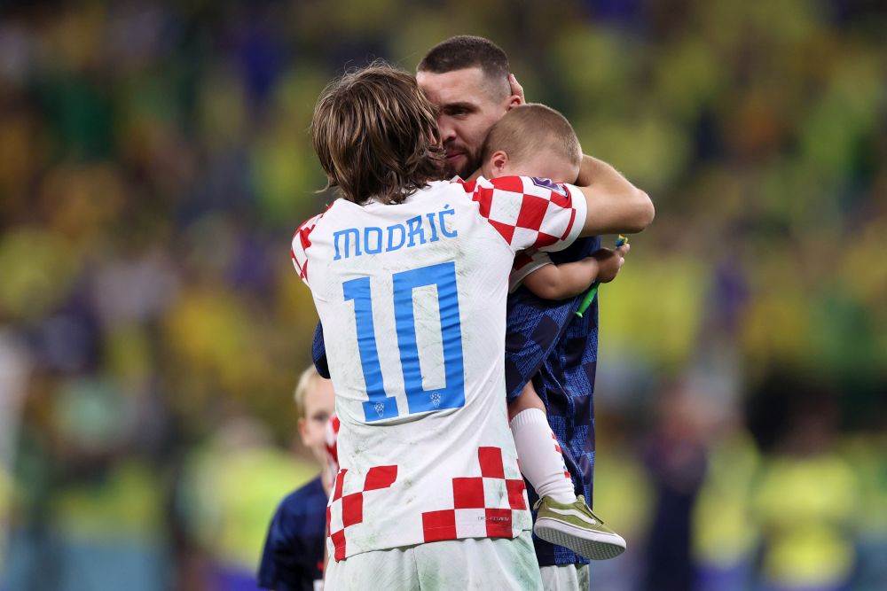 Luka Modrić i Mateo Kovačić sa svojom djecom slave pobjedu nad Brazilom